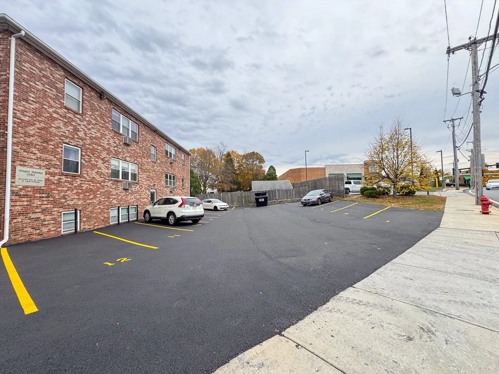 2 bed, 1 bath apartment for rent at 11 Hodges Ave Unit 10, Quincy — photo 15 of 16