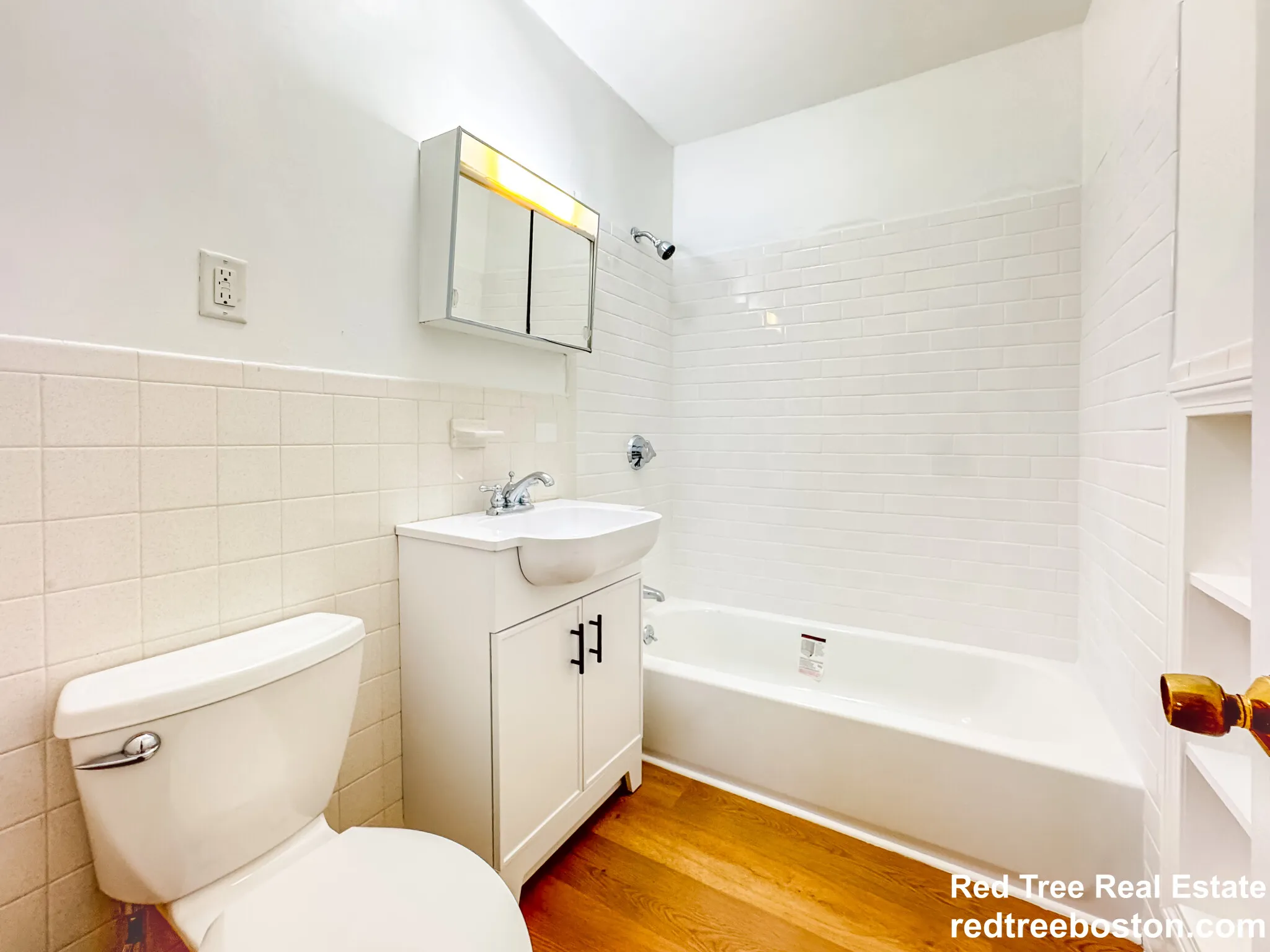 2 bed, 1 bath apartment for rent at 11 Hodges Ave Unit 12, North Quincy — photo 13 of 16