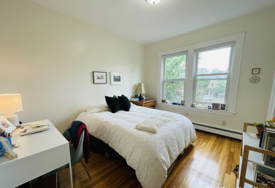 3 bed, 1 bath apartment for rent at 11 Houghton St Unit 2, Ward Two — photo 10 of 18