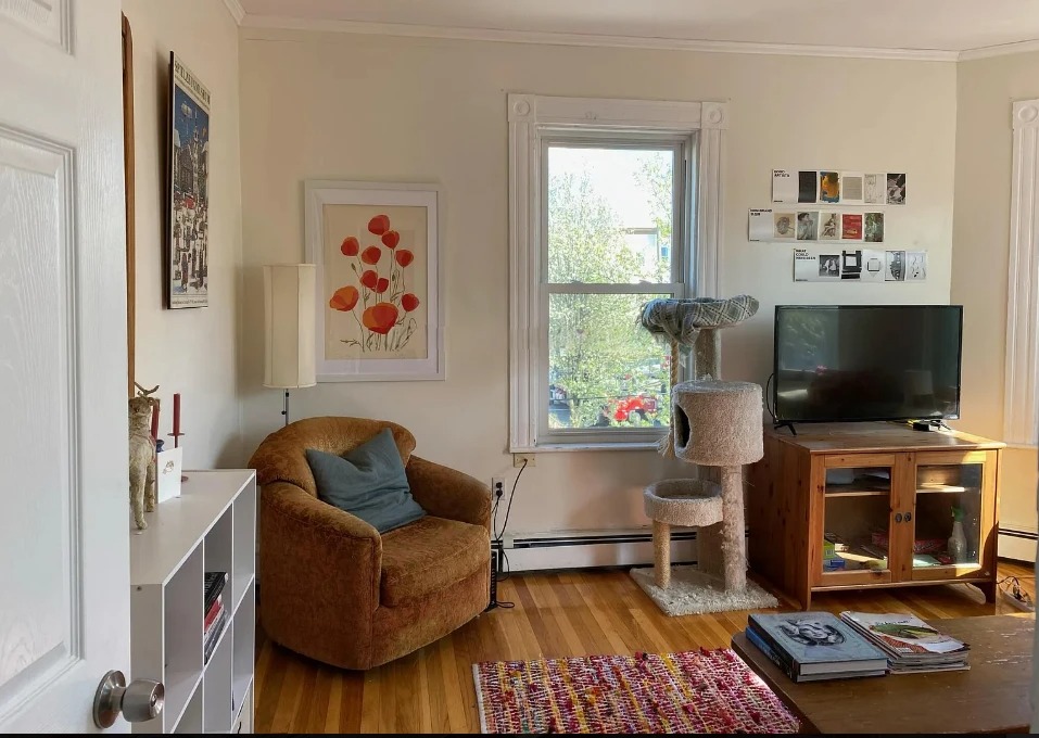 3 bed, 1 bath apartment for rent at 11 Houghton St Unit 2, Ward Two — photo 4 of 18