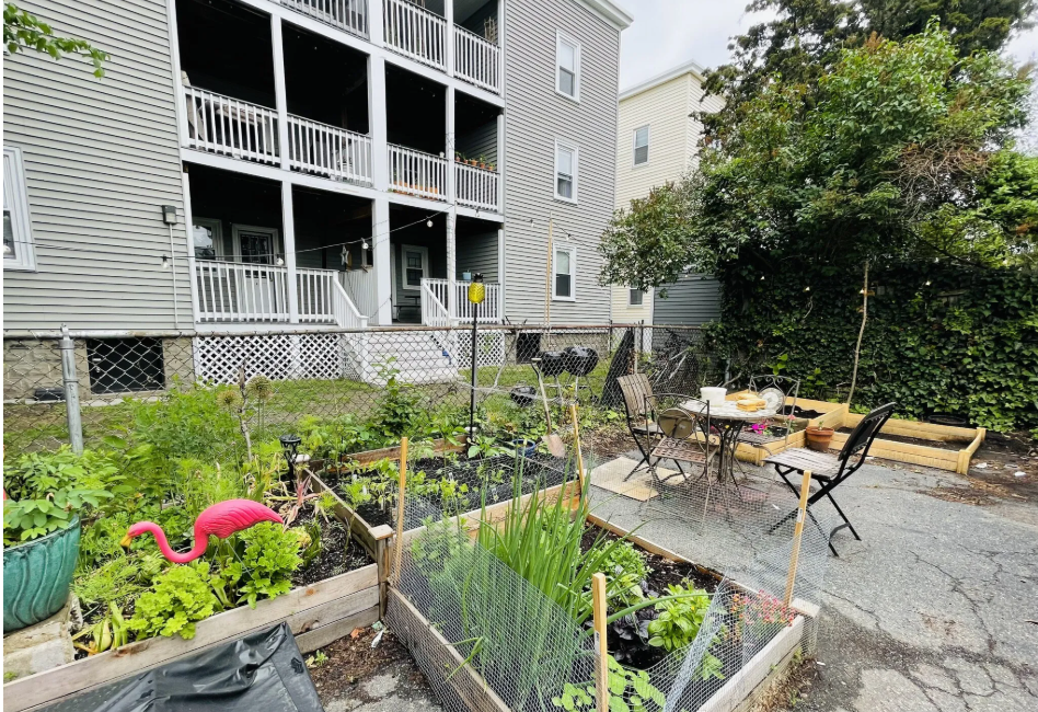3 bed, 1 bath apartment for rent at 11 Houghton St Unit 3, Ward Two — photo 18 of 19