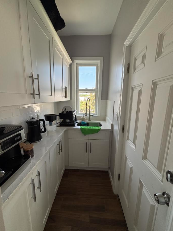 3 bed, 1 bath apartment for rent at 11 Houghton St Unit 3L, Ward Two — photo 3 of 19