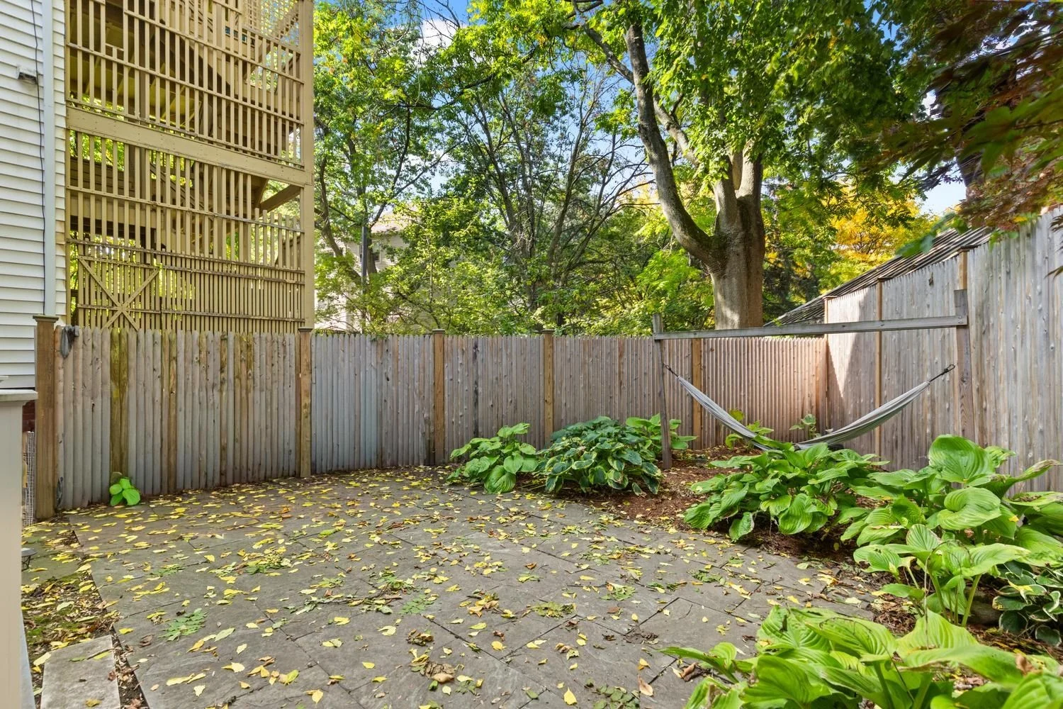 2 bed, 1 bath apartment for rent at 11 Howard St Unit 1, Riverside — photo 8 of 9