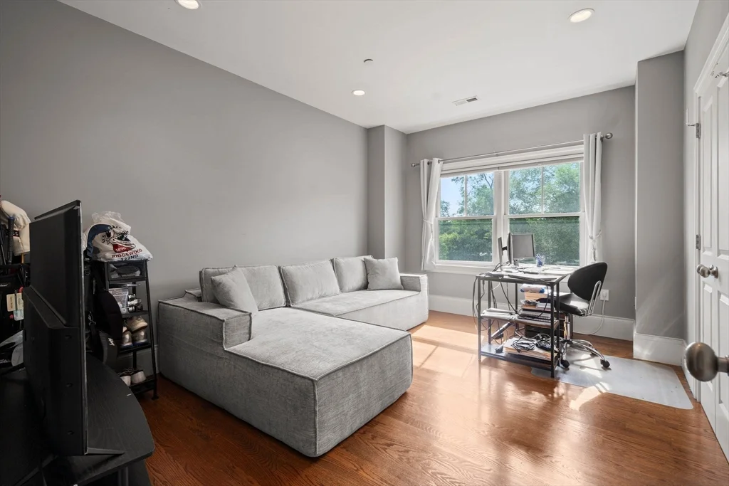 2 bed, 2 bath apartment for rent at 11 Howell St Unit 2, Dorchester — photo 14 of 25
