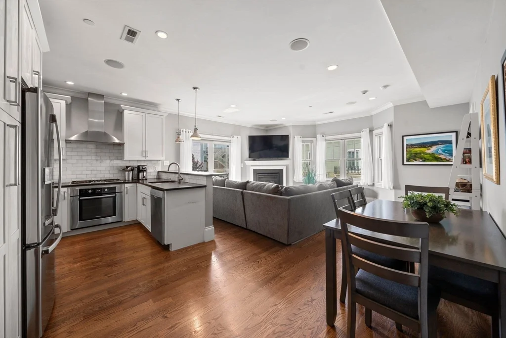 2 bed, 2 bath apartment for rent at 11 Howell St Unit 2, Dorchester — photo 1 of 25