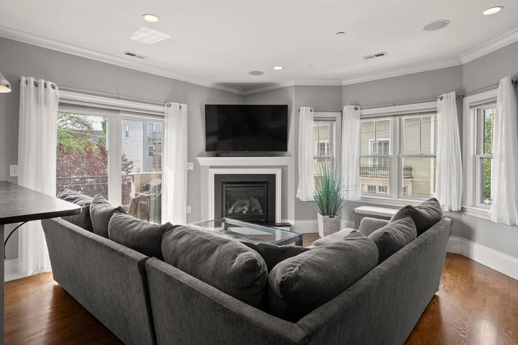 2 bed, 2 bath apartment for rent at 11 Howell St Unit 2, Dorchester — photo 6 of 25