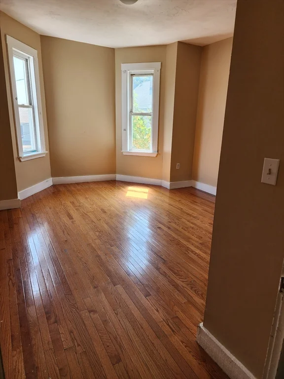 3 bed, 1 bath apartment for rent at 11 Hucthinson Unit 3, Lynn — photo 5 of 5