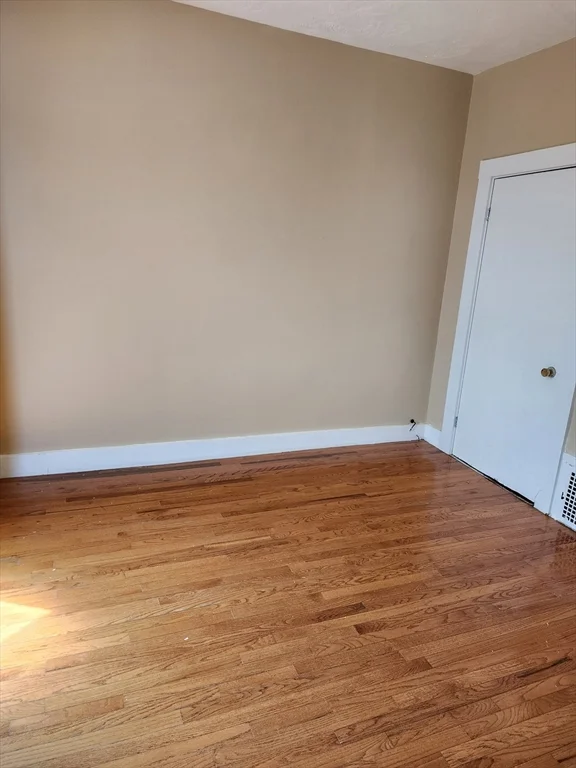 3 bed, 1 bath apartment for rent at 11 Hucthinson Unit 3, Lynn — photo 3 of 5