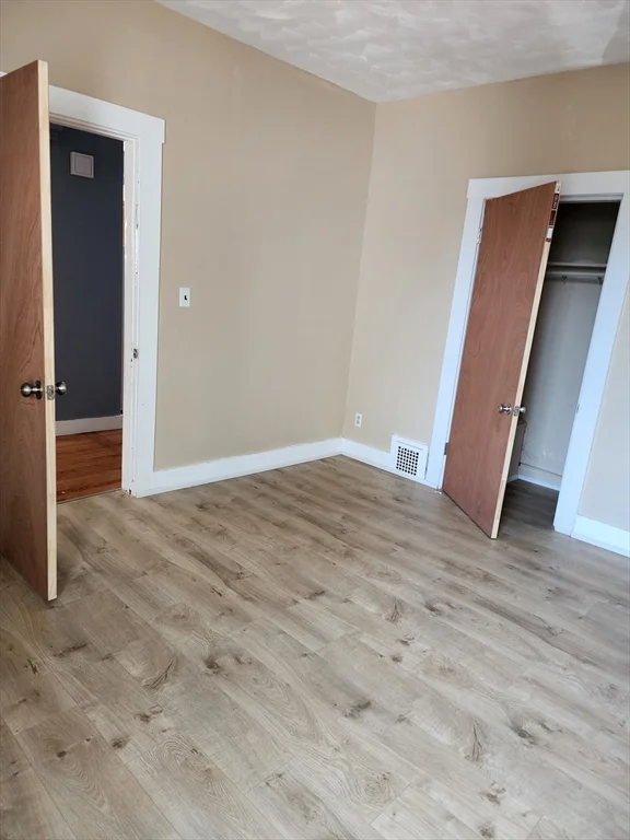 3 bed, 1 bath apartment for rent at 11 Hucthinson Unit 3, Lynn — photo 2 of 5