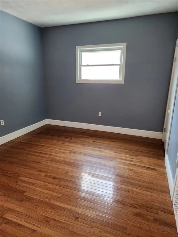 3 bed, 1 bath apartment for rent at 11 Hucthinson Unit 3, Lynn — photo 4 of 5
