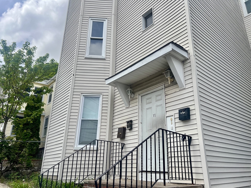 3 bed, 1 bath apartment for rent at 11 Hutchinsons Ct Unit 2, Lynn — photo 7 of 7