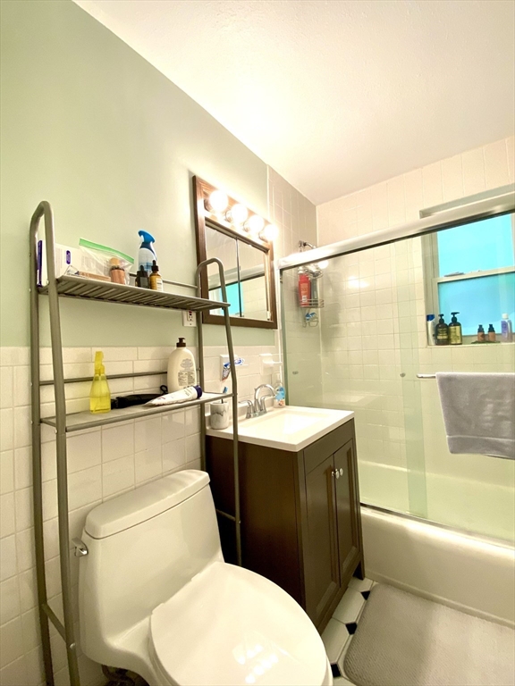 2 bed, 1 bath apartment for rent at 11 Jacqueline Rd Unit F, Waltham — photo 8 of 14