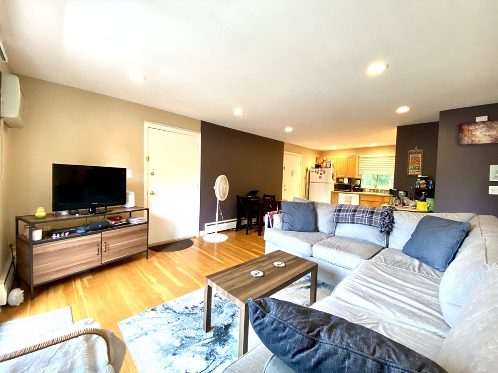 2 bed, 1 bath apartment for rent at 11 Jacqueline Rd Unit F, Waltham — photo 2 of 14