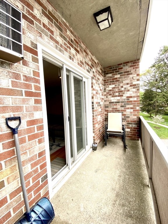 2 bed, 1 bath apartment for rent at 11 Jacqueline Rd Unit F, Waltham — photo 9 of 14