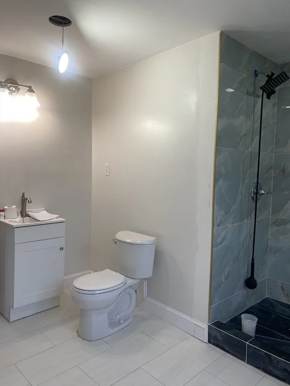 4 bed, 1 bath apartment for rent at 11 Jacques St, Lowell — photo 9 of 13