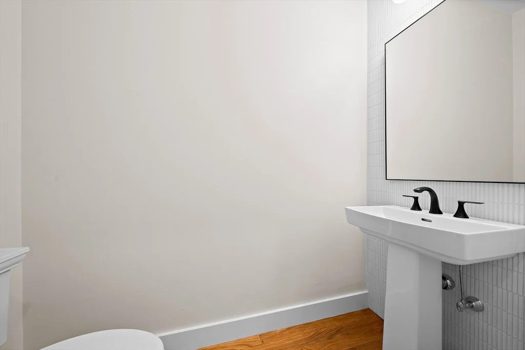 4 bed, 3 bath apartment for rent at 11 Jasset St Unit 11, Nonantum — photo 15 of 42