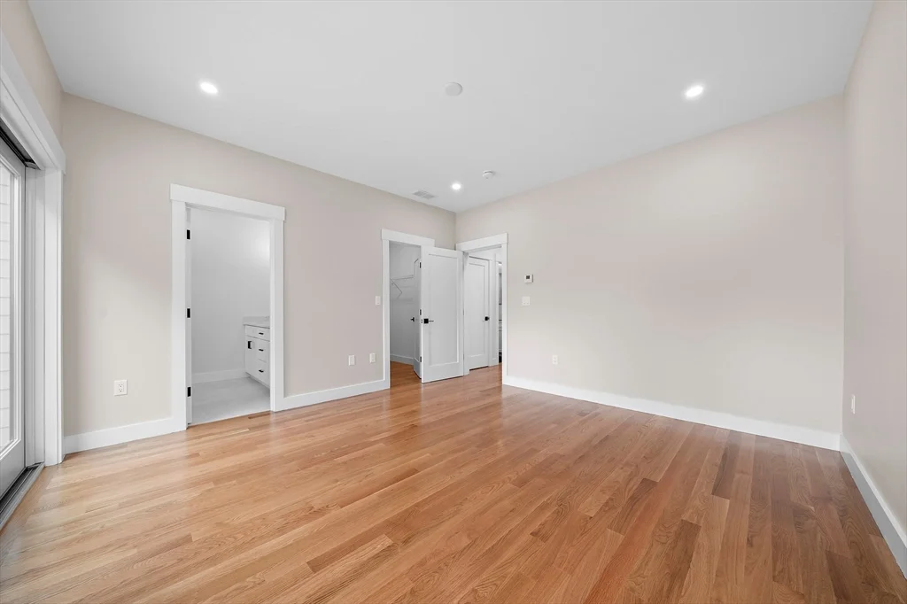 4 bed, 3 bath apartment for rent at 11 Jasset St Unit 11, Nonantum — photo 17 of 42