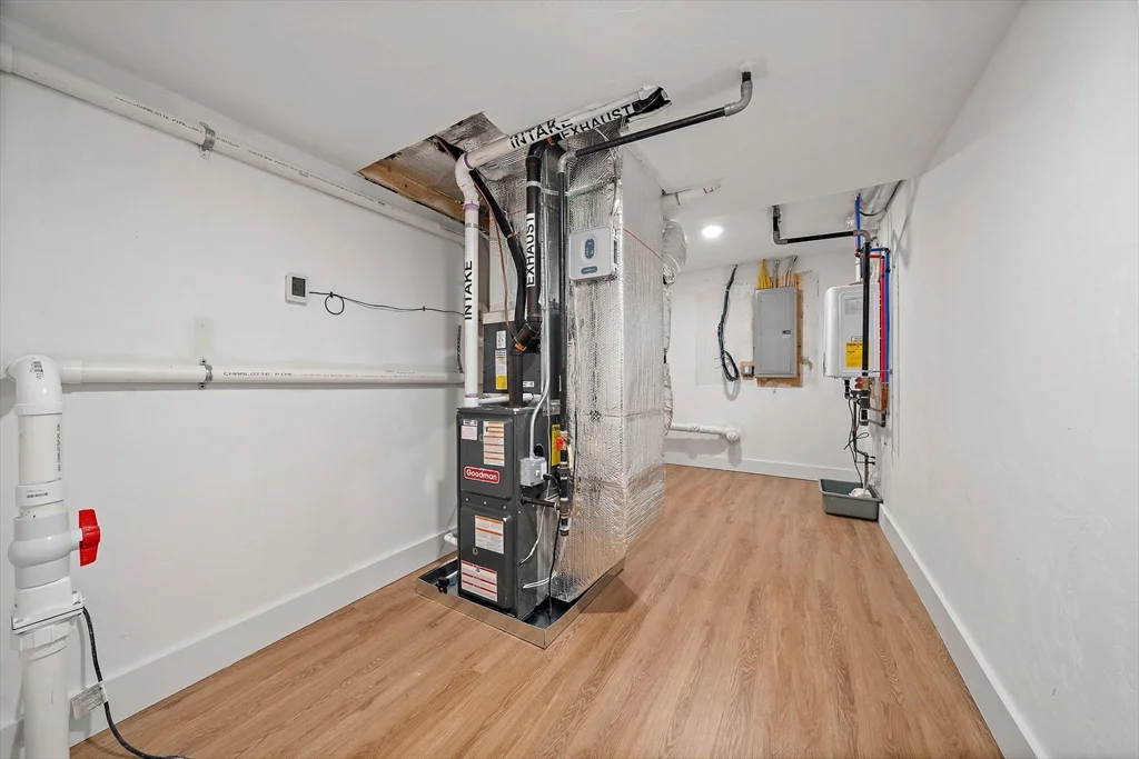 4 bed, 3 bath apartment for rent at 11 Jasset St Unit 11, Nonantum — photo 39 of 42