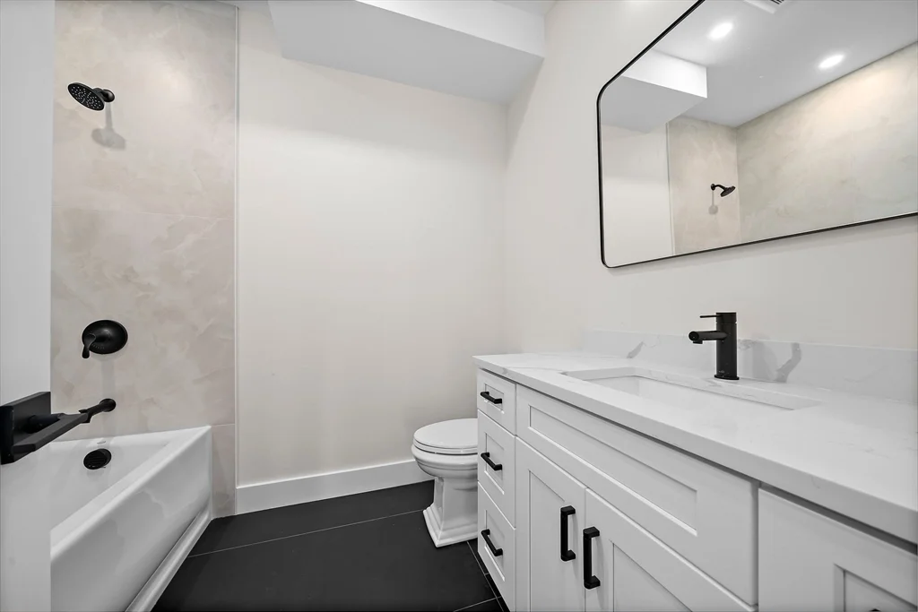 4 bed, 3 bath apartment for rent at 11 Jasset St Unit 11, Nonantum — photo 24 of 42