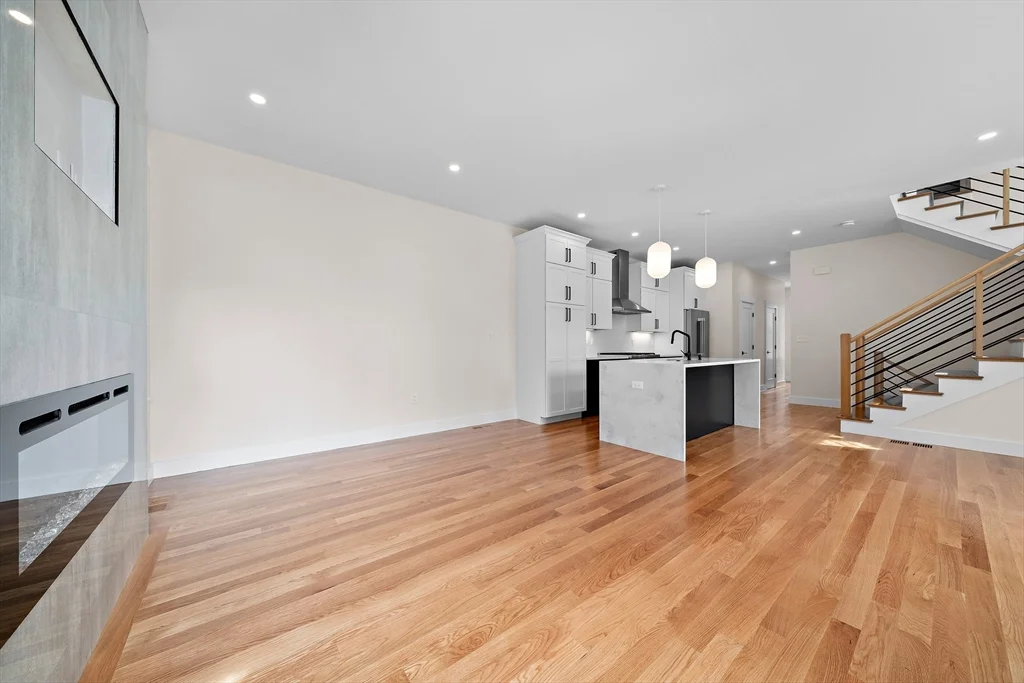 4 bed, 3 bath apartment for rent at 11 Jasset St Unit 11, Nonantum — photo 10 of 42