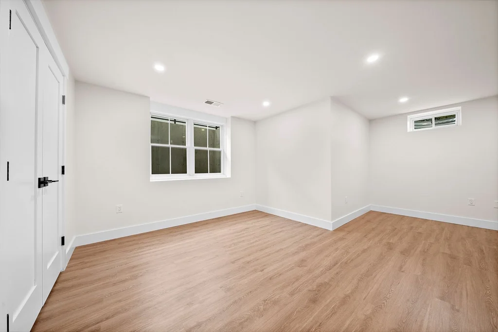 4 bed, 3 bath apartment for rent at 11 Jasset St Unit 11, Nonantum — photo 33 of 42