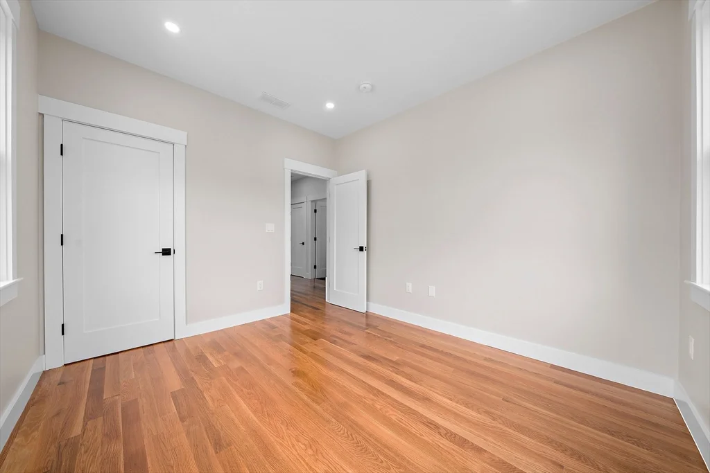 4 bed, 3 bath apartment for rent at 11 Jasset St Unit 11, Nonantum — photo 23 of 42