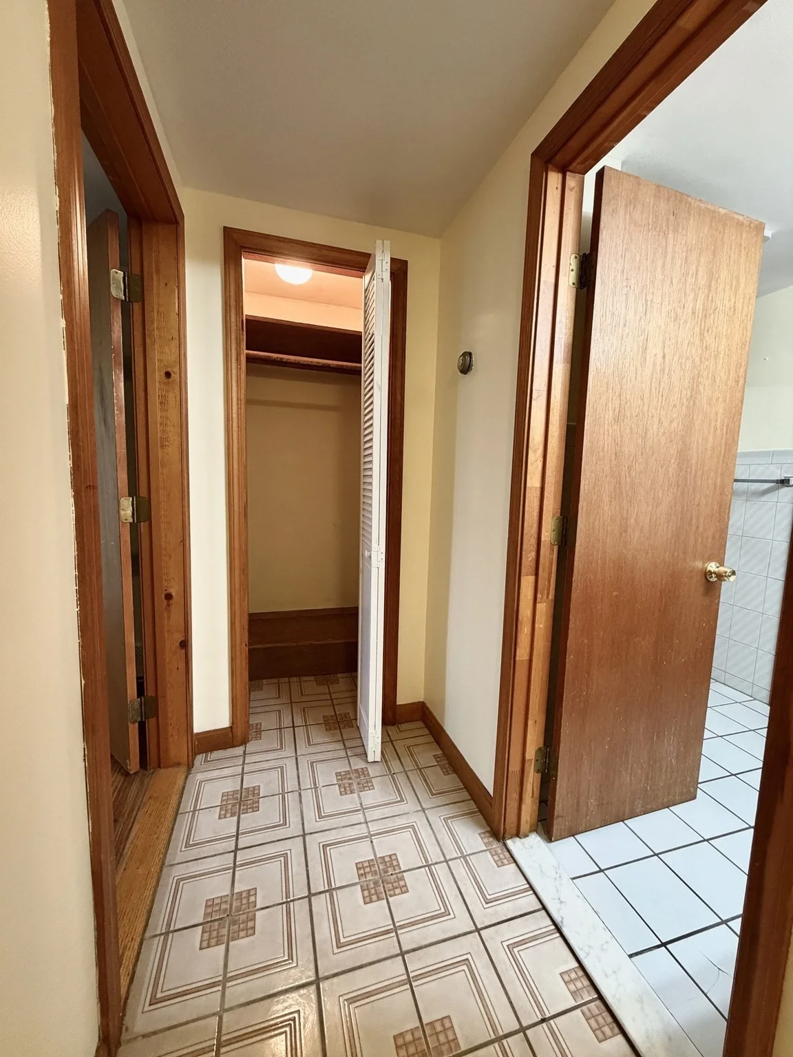 3 bed, 1 bath apartment for rent at 11 Jefferson St Unit 3, Wellington-Harrington — photo 11 of 13