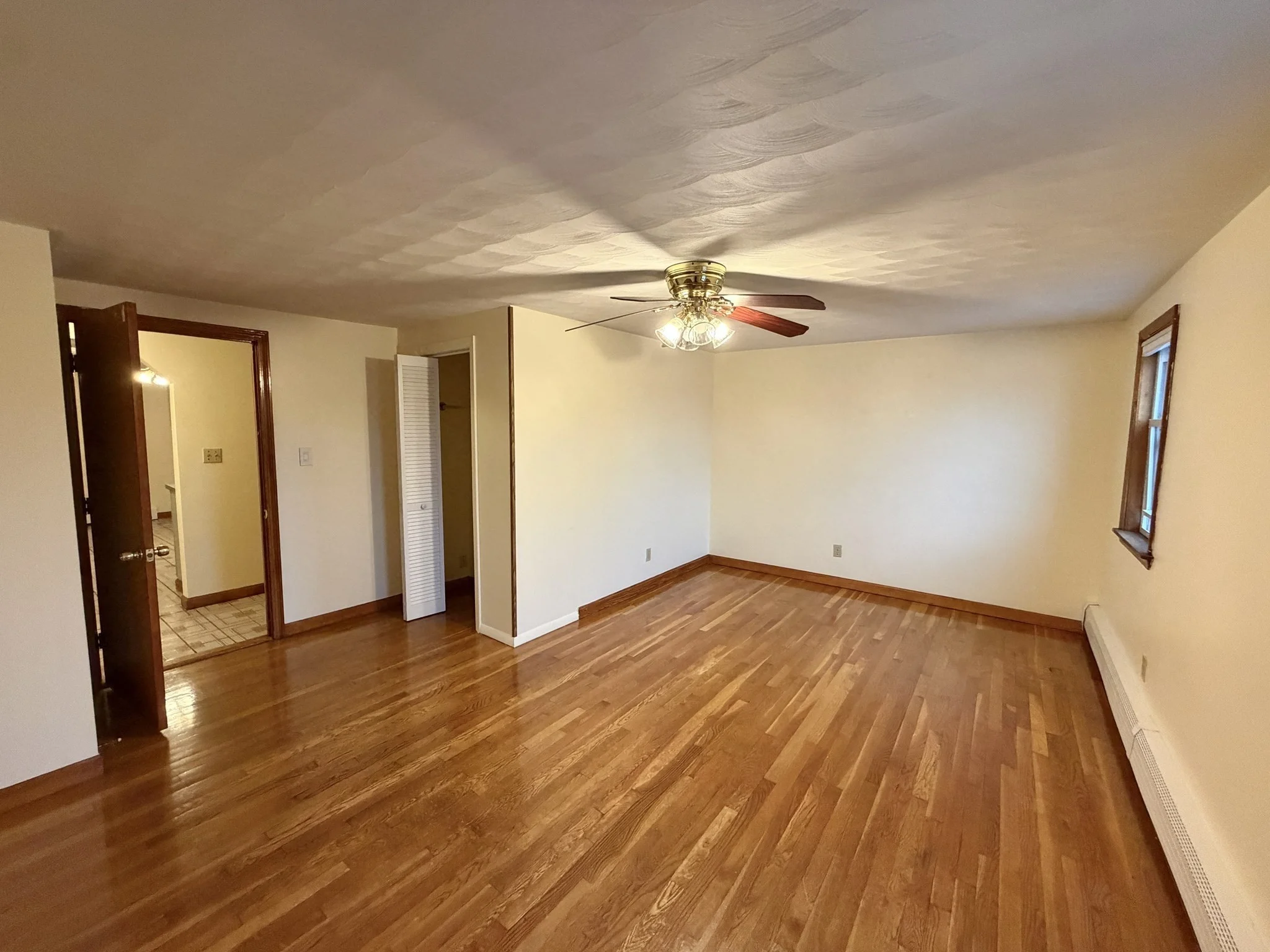 3 bed, 1 bath apartment for rent at 11 Jefferson St Unit 3, Wellington-Harrington — photo 5 of 13