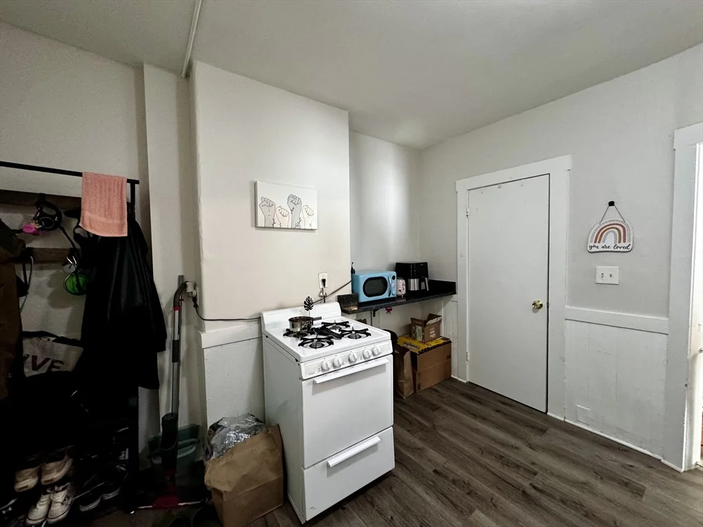 1 bed, 1 bath apartment for rent at 11 John St Unit 10, Attleboro — photo 8 of 14