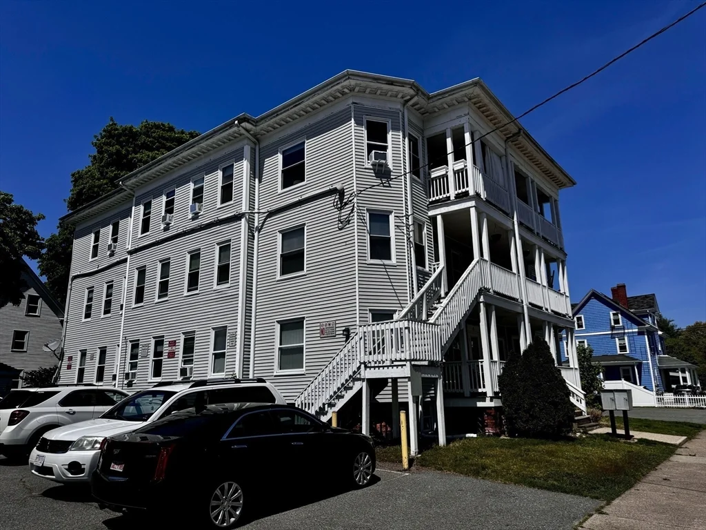 2 bed, 1 bath apartment for rent at 11 John St Unit 4, Attleboro — photo 3 of 13