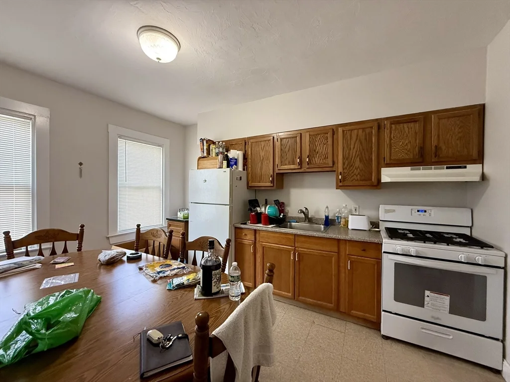 2 bed, 1 bath apartment for rent at 11 John St Unit 4, Attleboro — photo 11 of 13