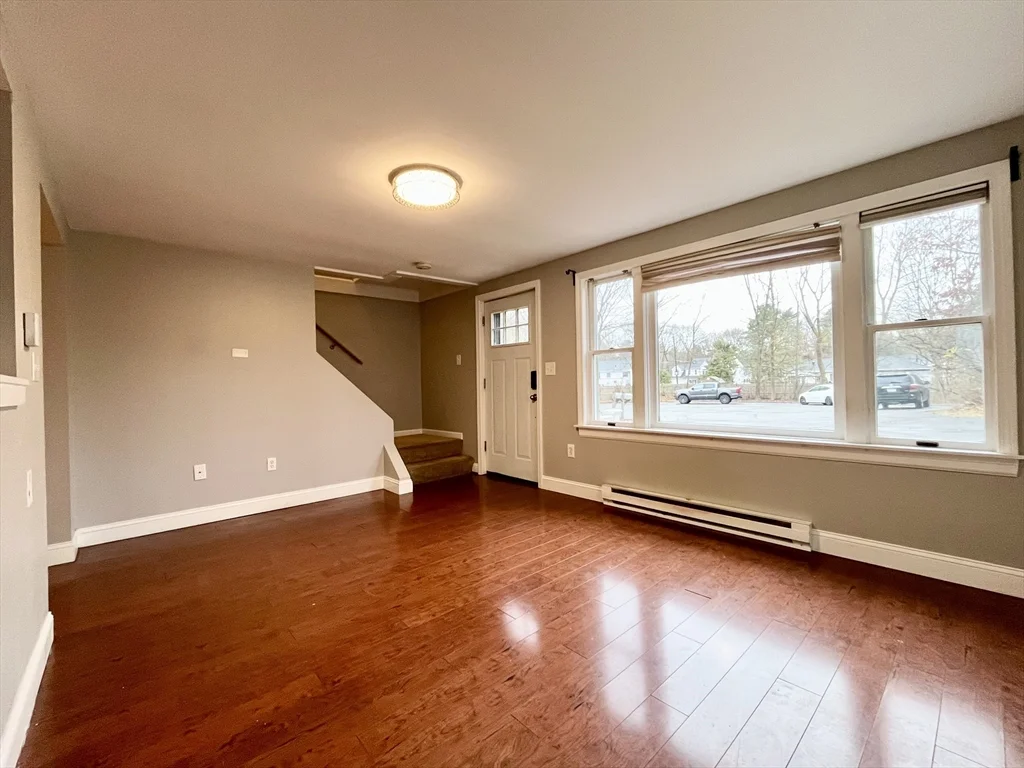 2 bed, 1 bath apartment for rent at 11 Jones Landing Unit B, Walpole — photo 4 of 18