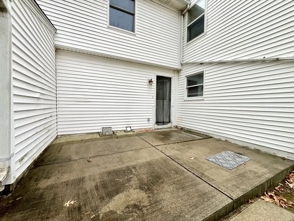 2 bed, 1 bath apartment for rent at 11 Jones Landing Unit B, Walpole — photo 15 of 18