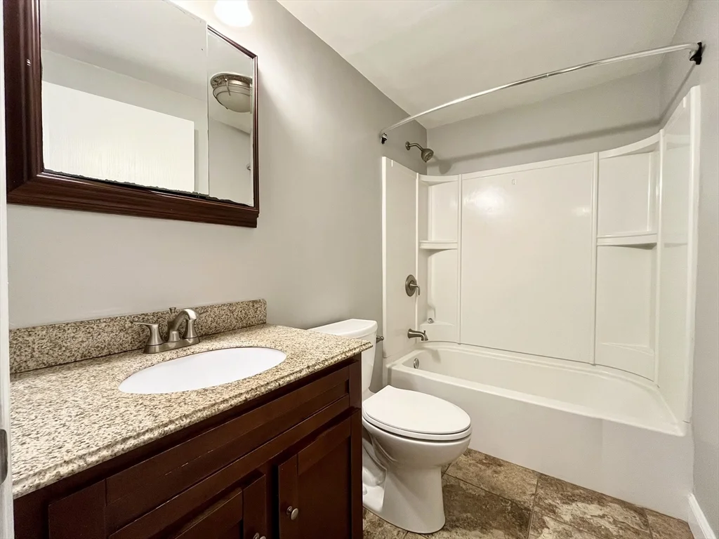 2 bed, 1 bath apartment for rent at 11 Jones Landing Unit B, Walpole — photo 9 of 18