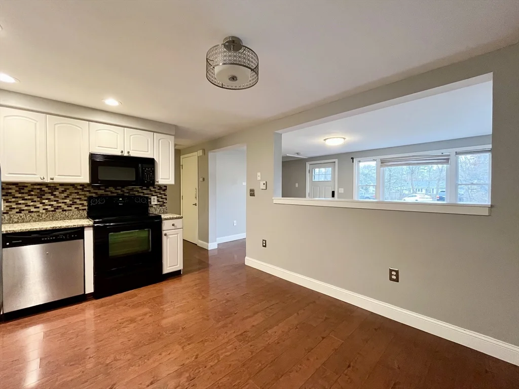 2 bed, 1 bath apartment for rent at 11 Jones Landing Unit B, Walpole — photo 7 of 18