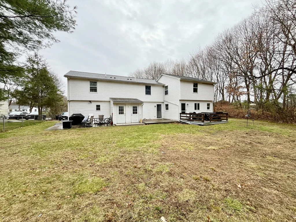 2 bed, 1 bath apartment for rent at 11 Jones Landing Unit B, Walpole — photo 17 of 18