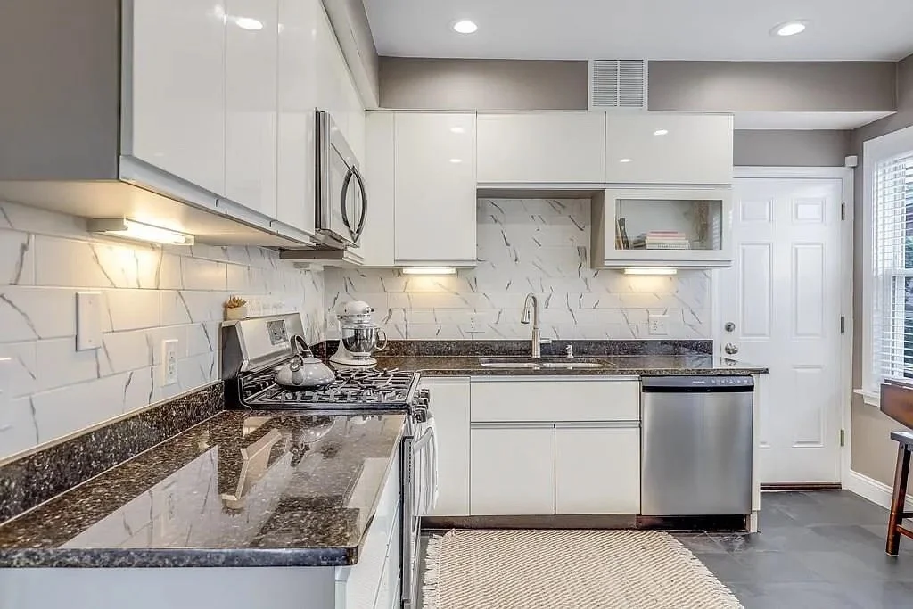 2 bed, 2 bath apartment for rent at 11 Juliette St Unit 3, Dorchester — photo 4 of 10