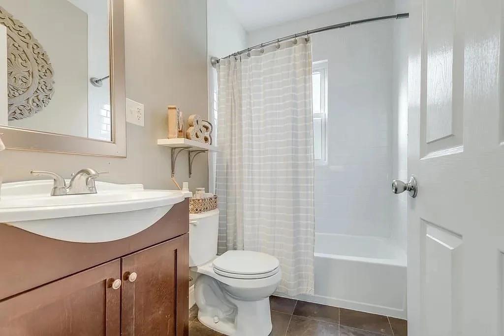 2 bed, 2 bath apartment for rent at 11 Juliette St Unit 3, Dorchester — photo 5 of 10