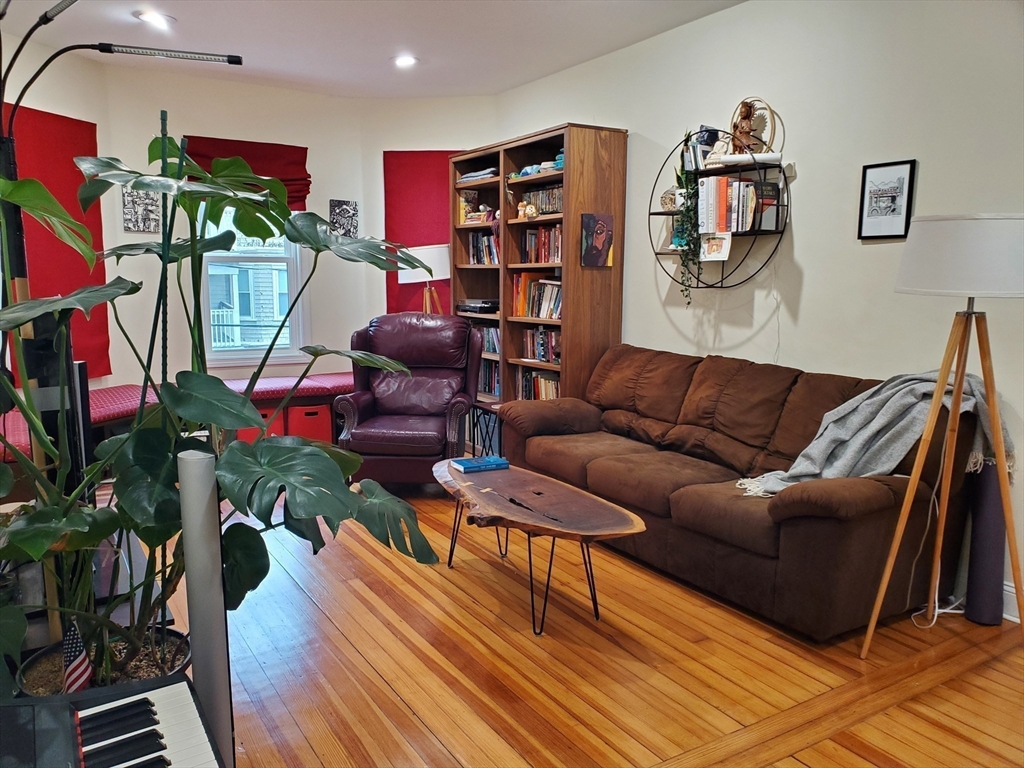 2 bed, 2 bath apartment for rent at 11 Juliette Unit 1, Dorchester — photo 7 of 20