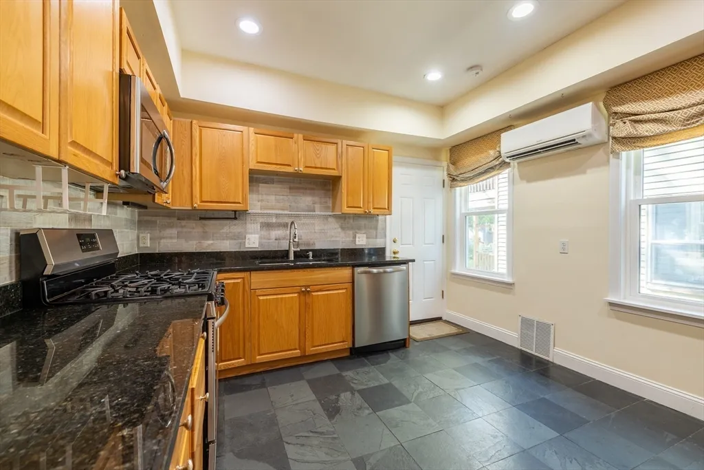 2 bed, 2 bath apartment for rent at 11 Juliette Unit ONE, Dorchester — photo 15 of 28