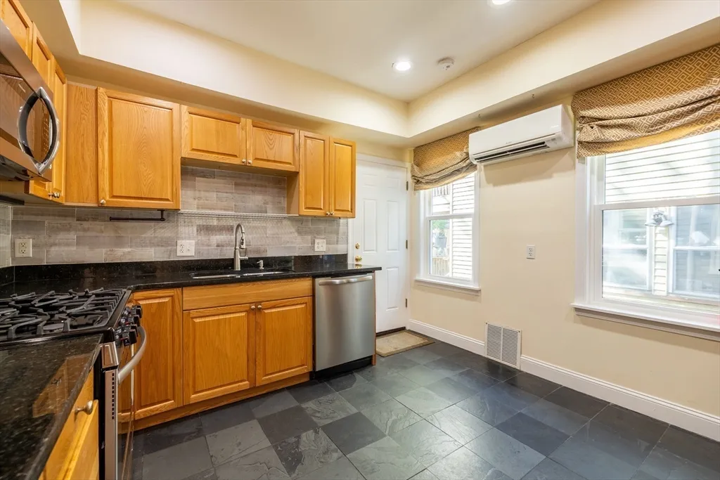 2 bed, 2 bath apartment for rent at 11 Juliette Unit ONE, Dorchester — photo 21 of 28
