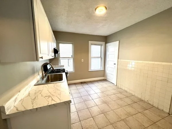 1 bed, 1 bath apartment for rent at 11 Kenberma Rd Unit 1, Boston — photo 10 of 12