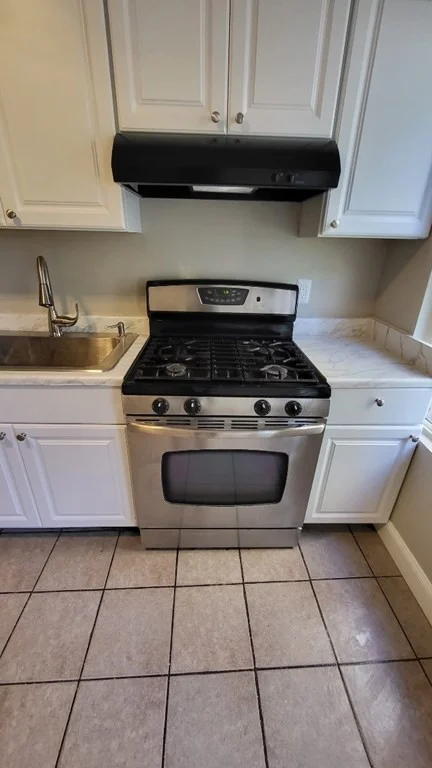 1 bed, 1 bath apartment for rent at 11 Kenberma Rd Unit 1, Boston — photo 5 of 12