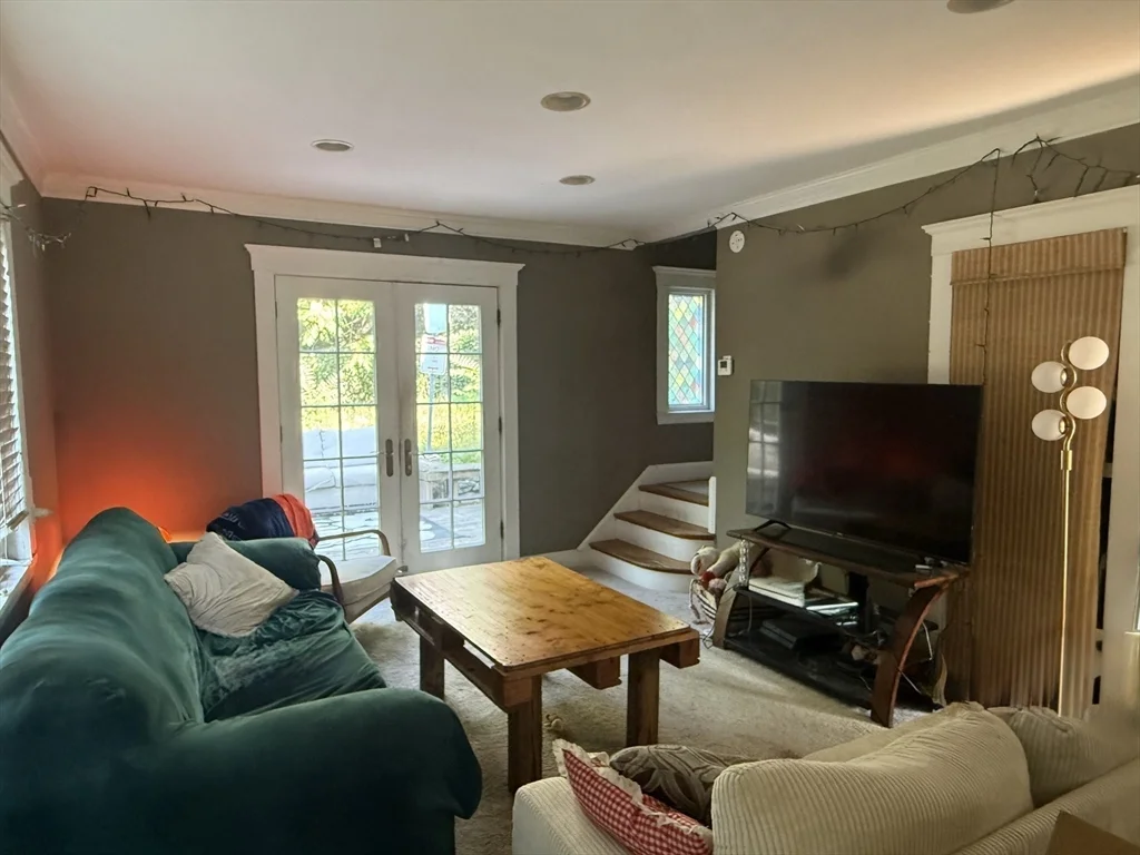 3 bed, 1 bath apartment for rent at 11 Kilsyth Ter Unit n/a, Brighton — photo 12 of 22