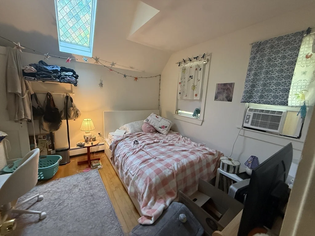 3 bed, 1 bath apartment for rent at 11 Kilsyth Ter Unit n/a, Brighton — photo 17 of 22