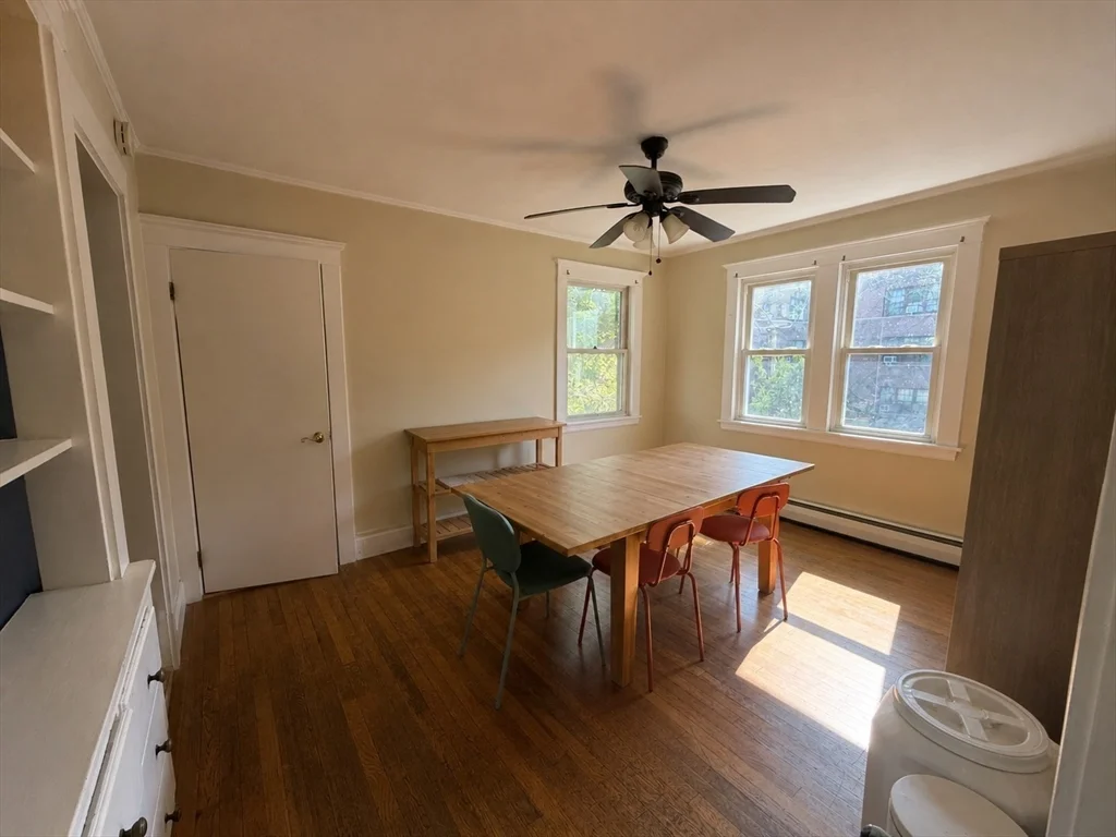 3 bed, 1 bath apartment for rent at 11 Kilsyth Ter Unit n/a, Brighton — photo 4 of 22