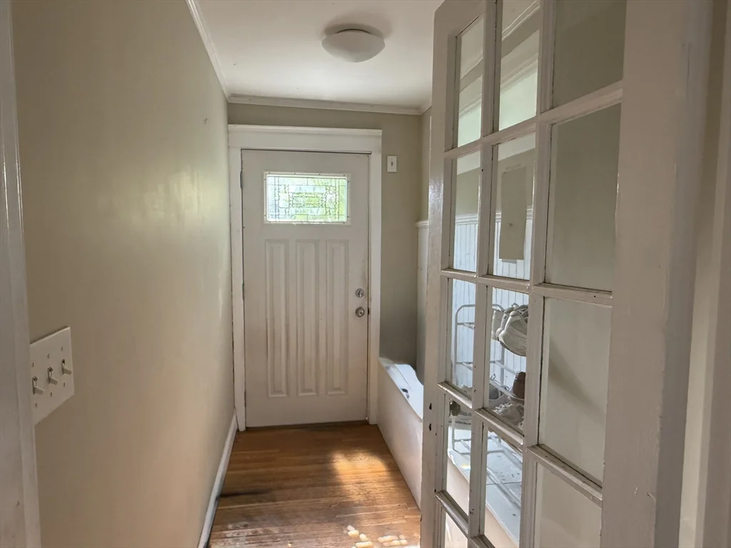 3 bed, 1 bath apartment for rent at 11 Kilsyth Ter Unit n/a, Brighton — photo 3 of 22