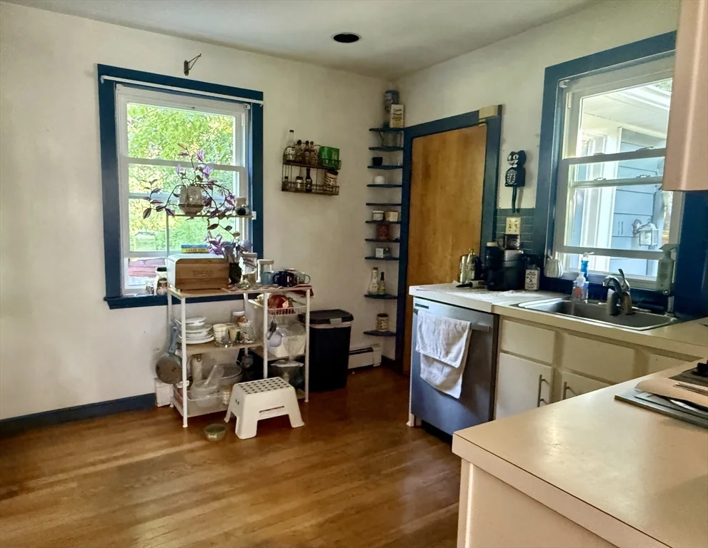 3 bed, 1 bath apartment for rent at 11 Kilsyth Ter Unit n/a, Brighton — photo 7 of 22