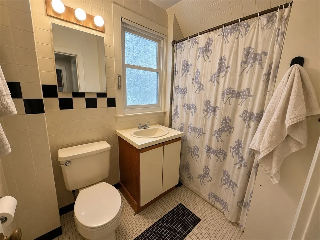 3 bed, 1 bath apartment for rent at 11 Kilsyth Ter Unit n/a, Brighton — photo 19 of 22