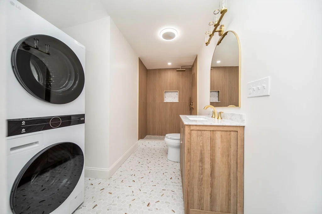 4 bed, 2 bath apartment for rent at 11 Knollin St Unit 2, Malden — photo 9 of 16